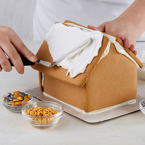 How to Ice a Smooth Gingerbread House Roof