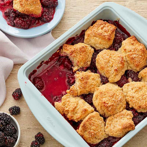 Easy Blackberry Cobbler