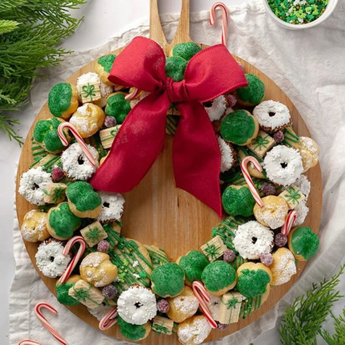 Wilton-White Whisk-Cookie Cream Puff Wreath-Grocery Store Glow Up-01_600x600.jpg|1