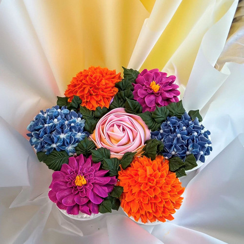 WSSBB1000-Wilton Sweet Studio Blooming Bouquets Cupcake Class Image 3.jpg|1