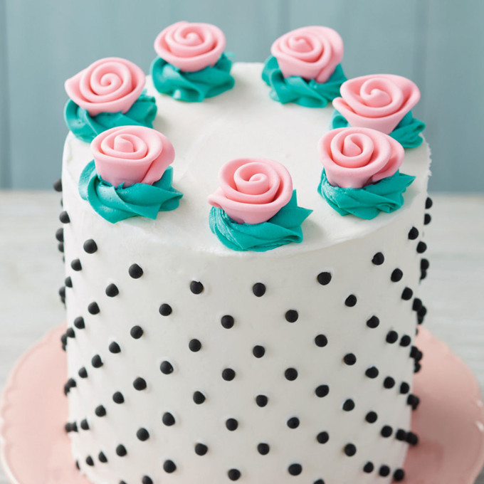 The Bees Knees Star Fill-In Cake - Wilton