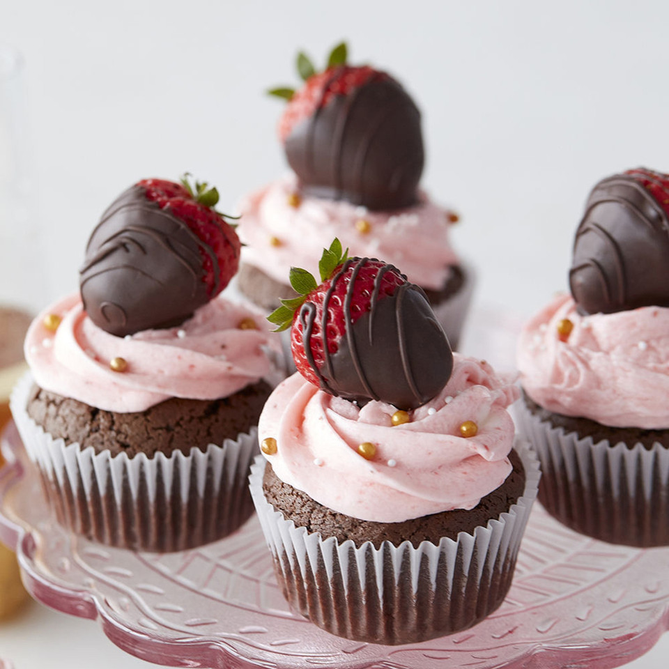 Chocolate Covered Strawberry Cupcakes