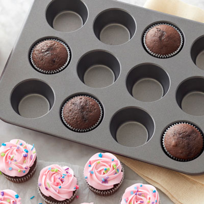 Cookie Sheets, Cake Pans, Muffin Pans, and Tins Shop