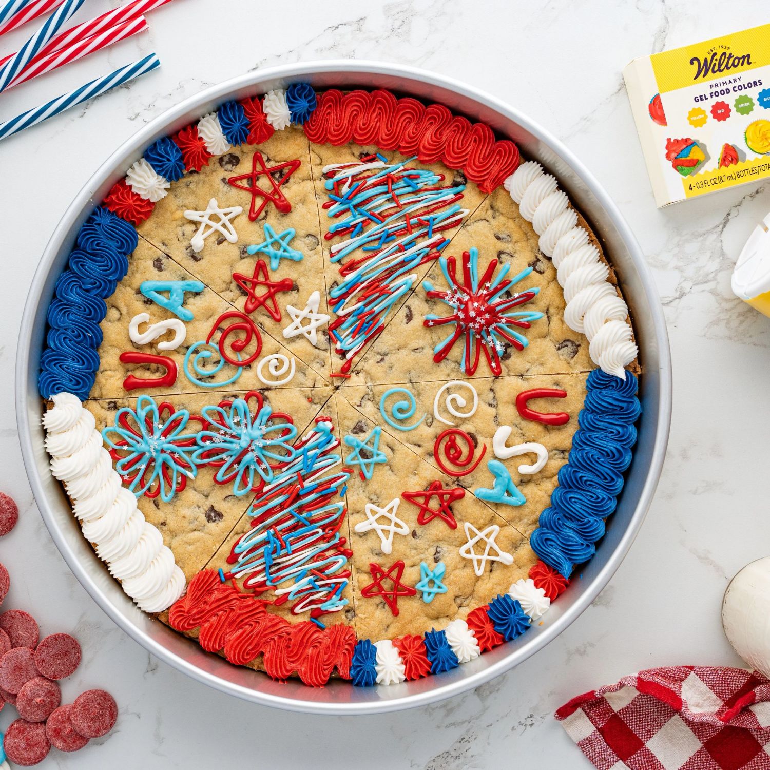 Wilton-Fab Everyday-Cookie Cake-4th of July-Summer-2025-04.jpg|1