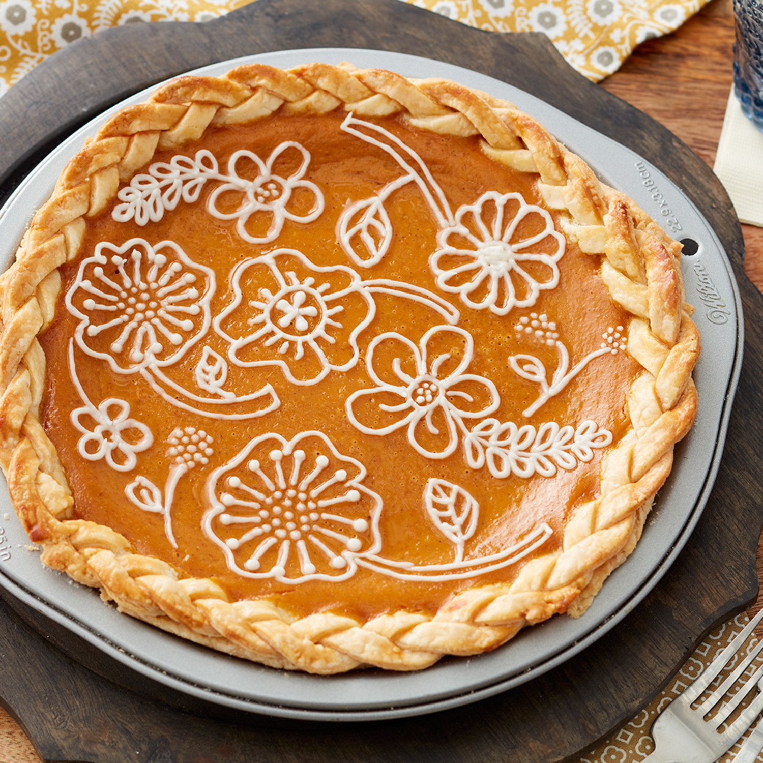 How to Decorate a Pumpkin Pie: Creative Ideas and Tips