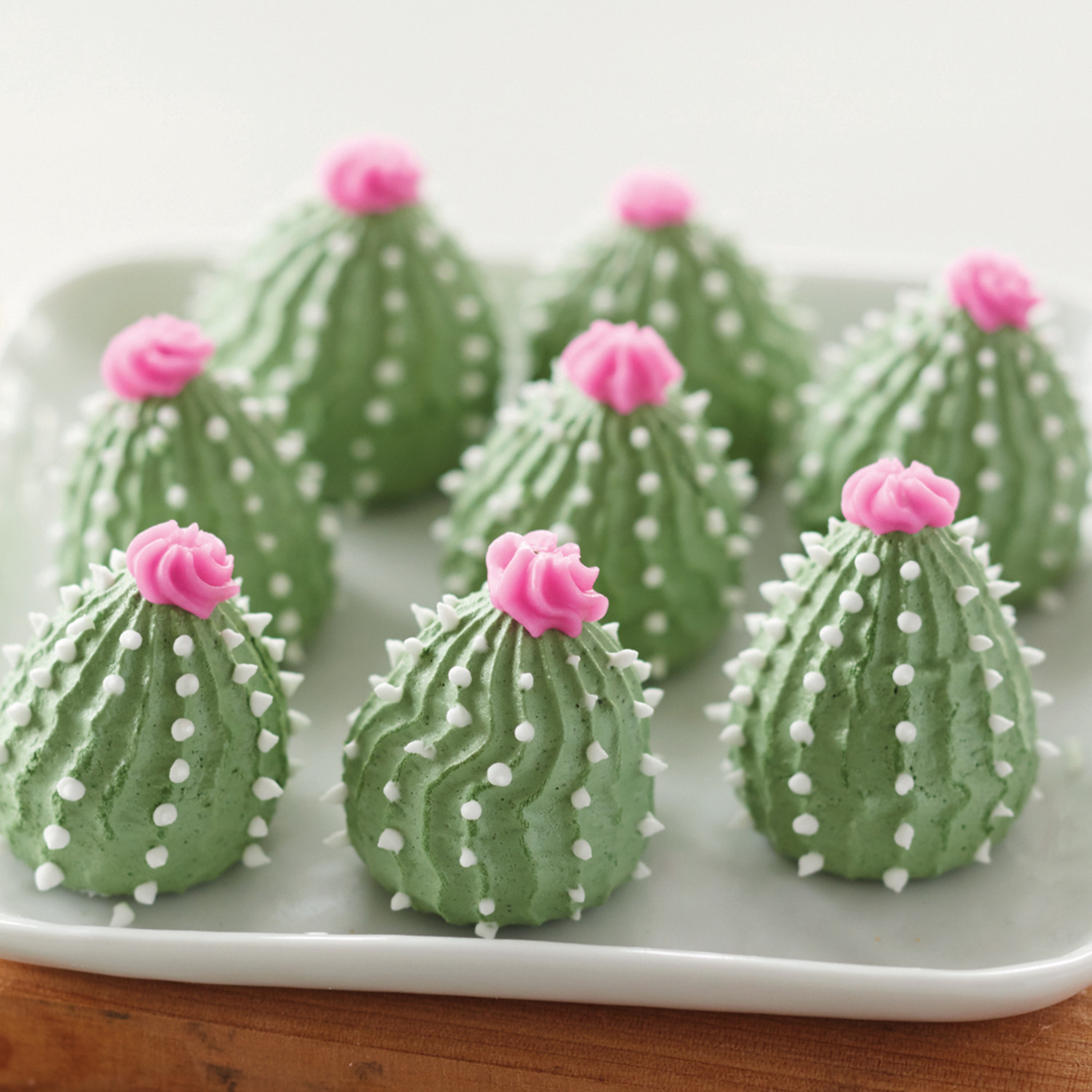 Cute Cacti Meringue Cookies