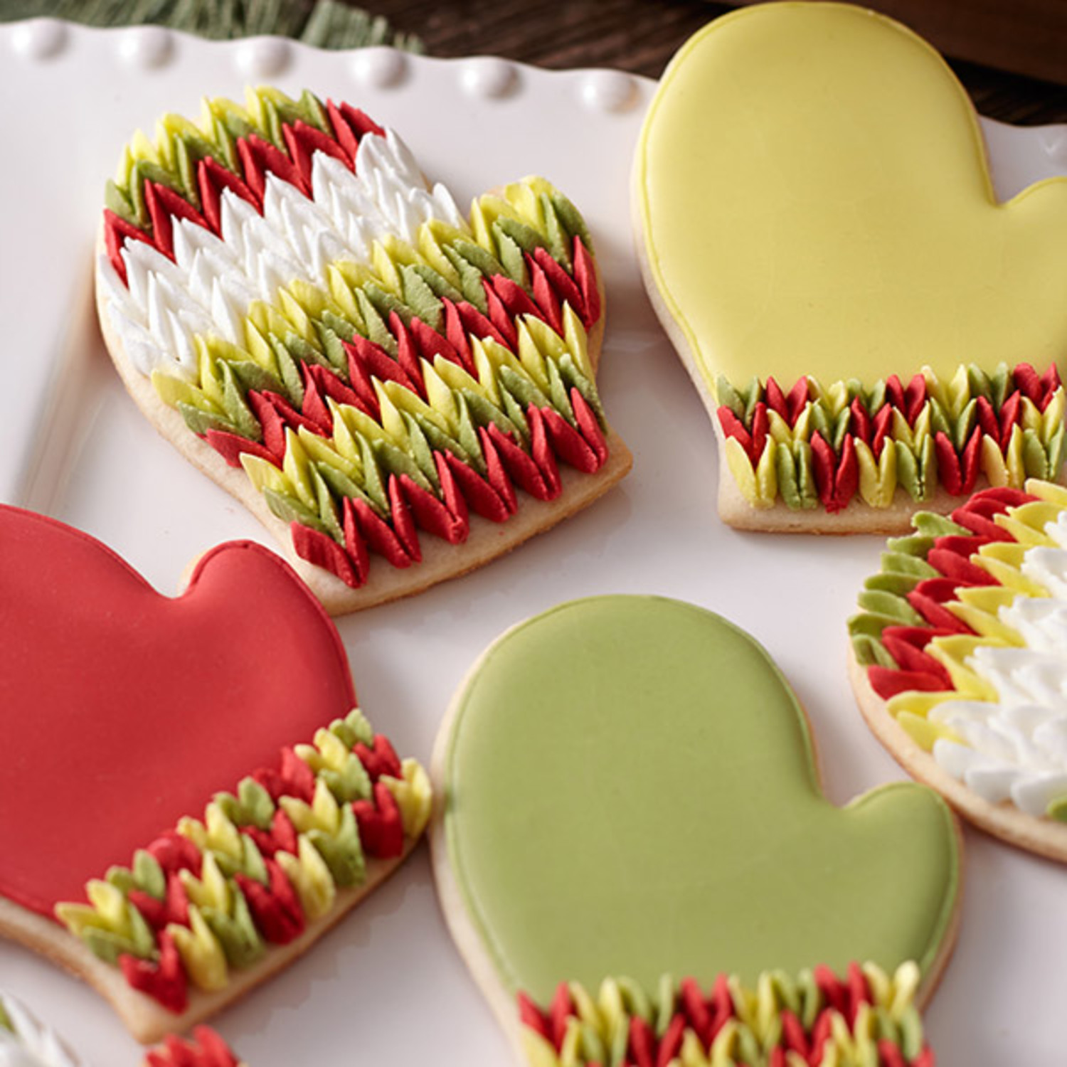 How to Decorate Mitten Cookies: A Complete Guide for Stunning Results