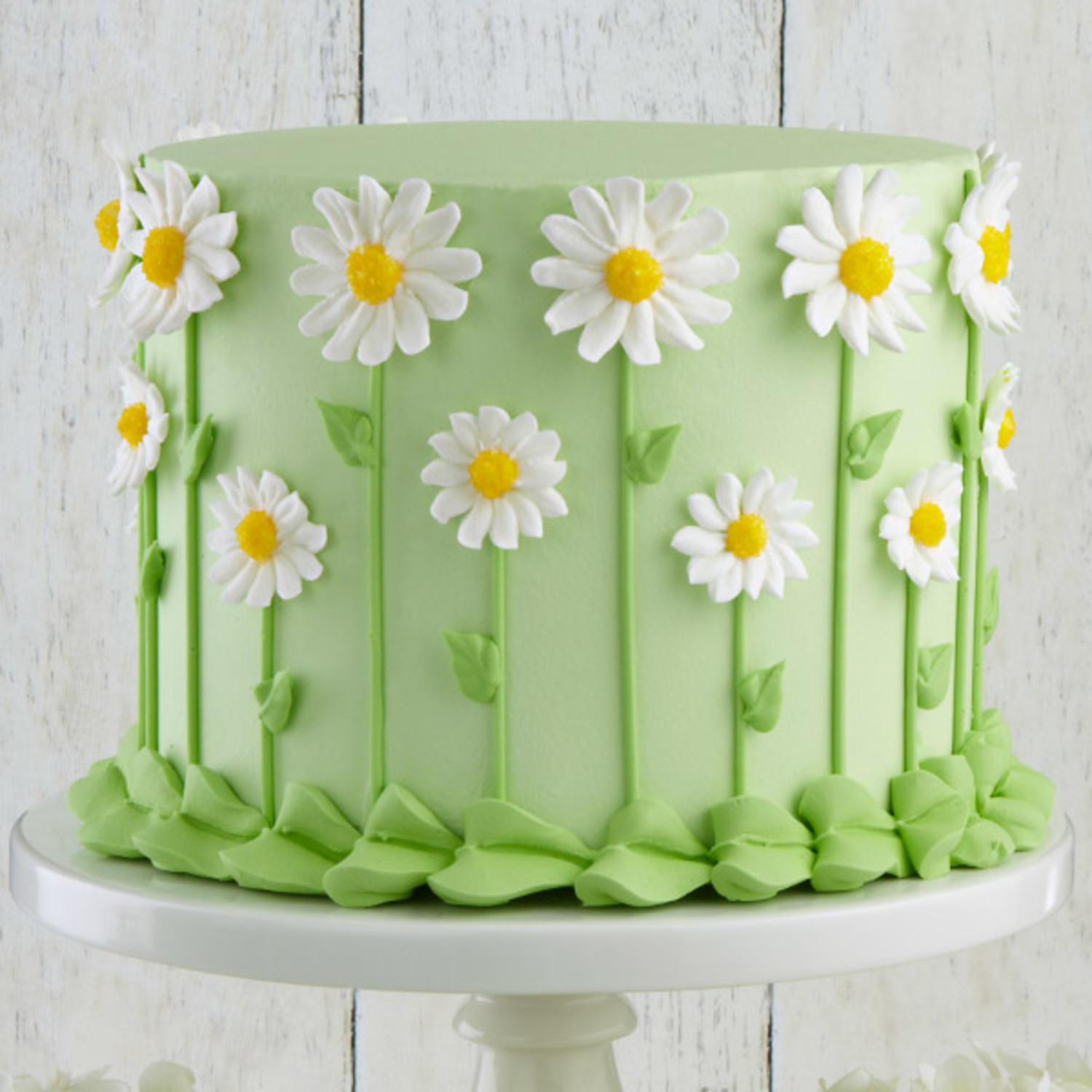 Cakes Decorated with Daisies: A Perfect Blend of Elegance and Charm