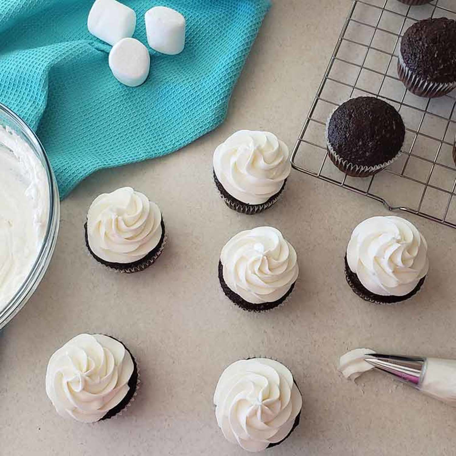 Fluffy Marshmallow Buttercream Frosting Recipe Wilton