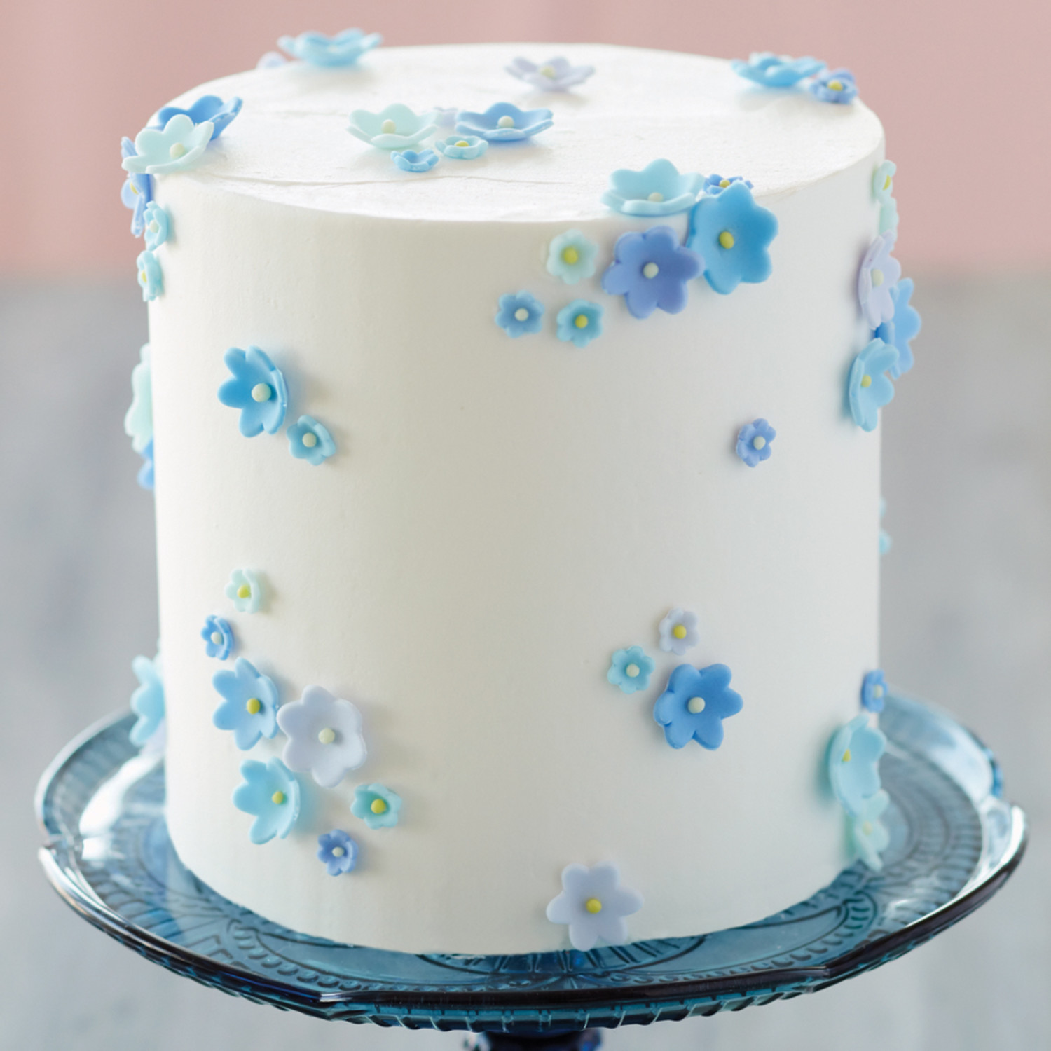 Snowflake Cake: Easy Butterceam Design - Chelsweets