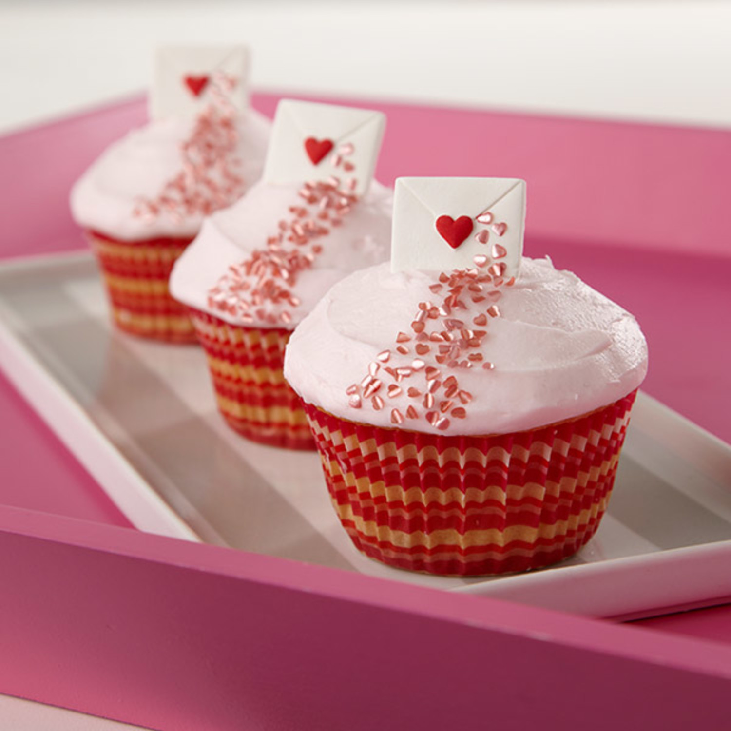 One-Sweet-Love-Letter-Cupcakes.jpg|1