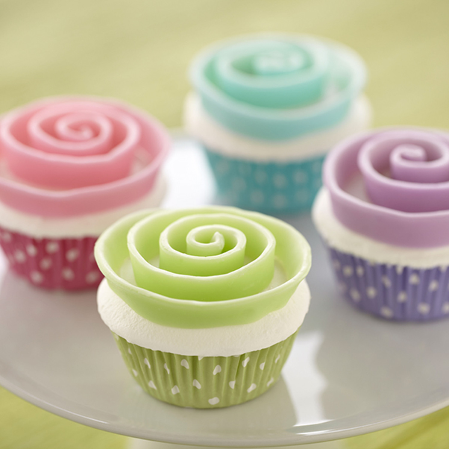 Two-Tone Candy Clay Ribbon Flower Cupcake