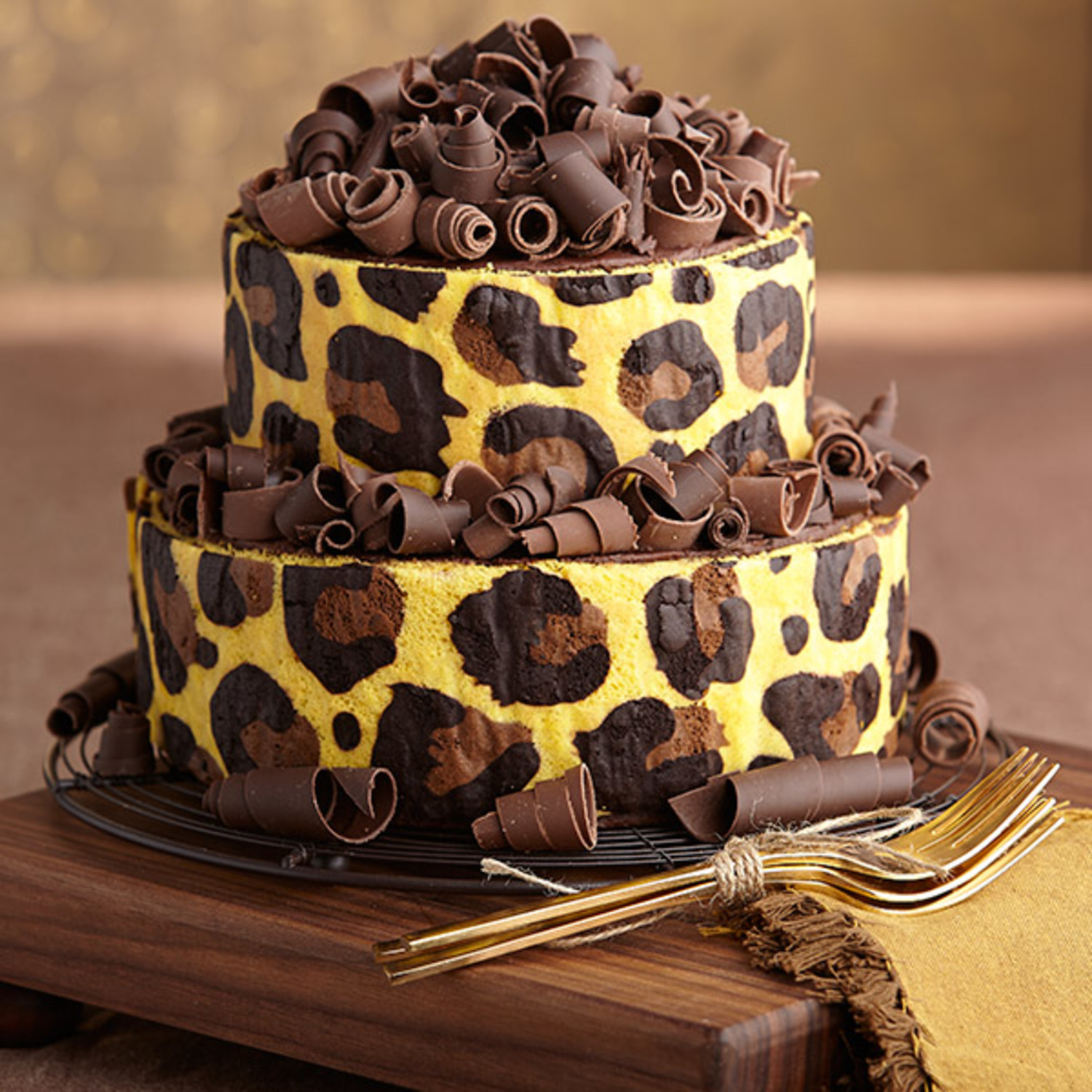 Leopard Print Stand-Up Inlay Cake - Wilton