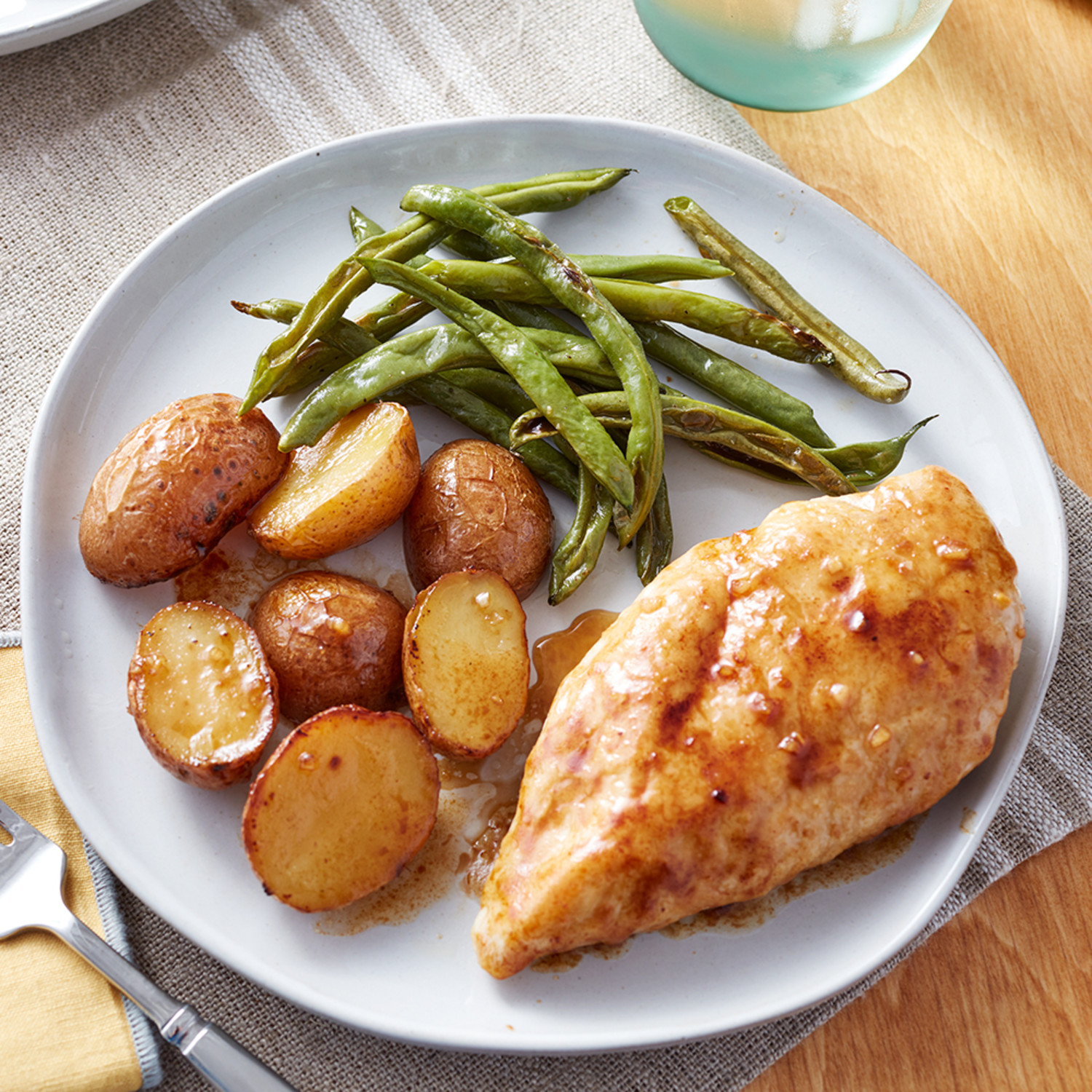 Chicken Sheet-Pan Dinner with Honey Chili Sauce — Eatwell101