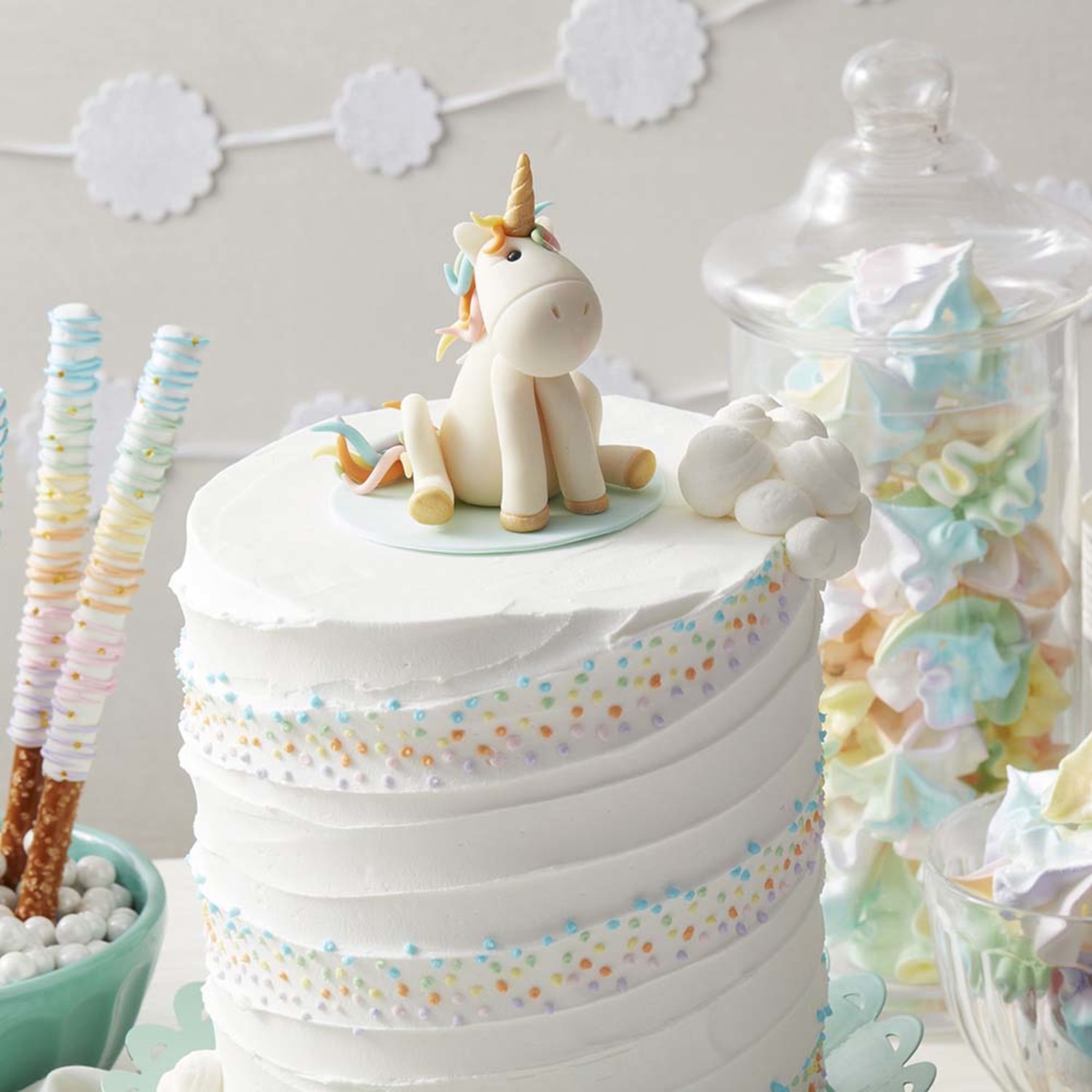 Carousel Theme Pastel Unicorn Cute Fondant Cake toppers, Food & Drinks,  Homemade Bakes on Carousell