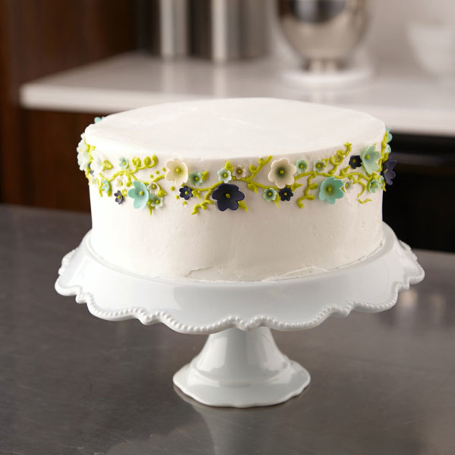 Flower Basket Cake A new spin on the traditional flower basket cake. |  Flower basket cake, Cake decorating videos, Beautiful cakes