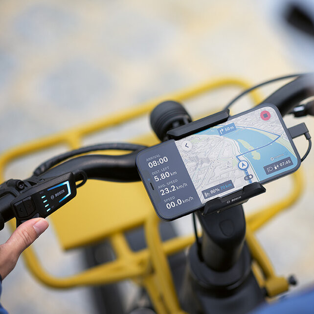 Bosch Smartphone Grip - Fully Charged