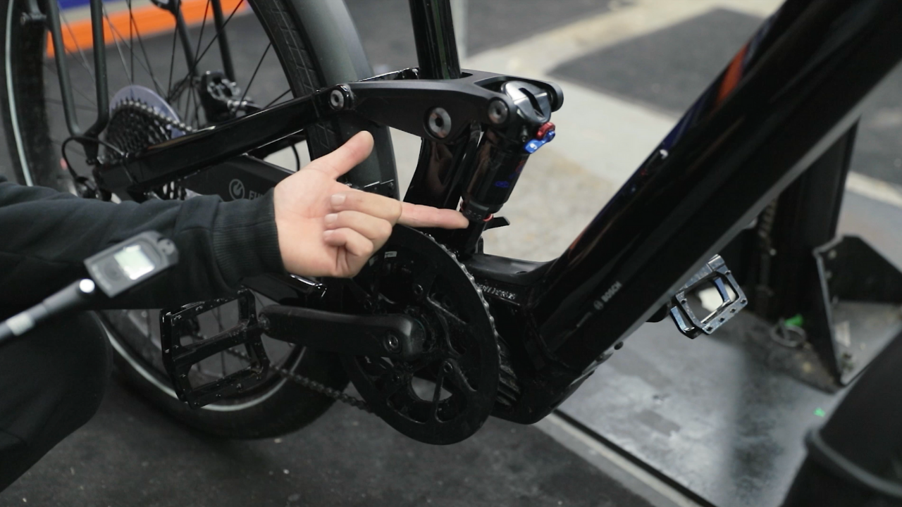 How to adjust the air suspension on your eBike