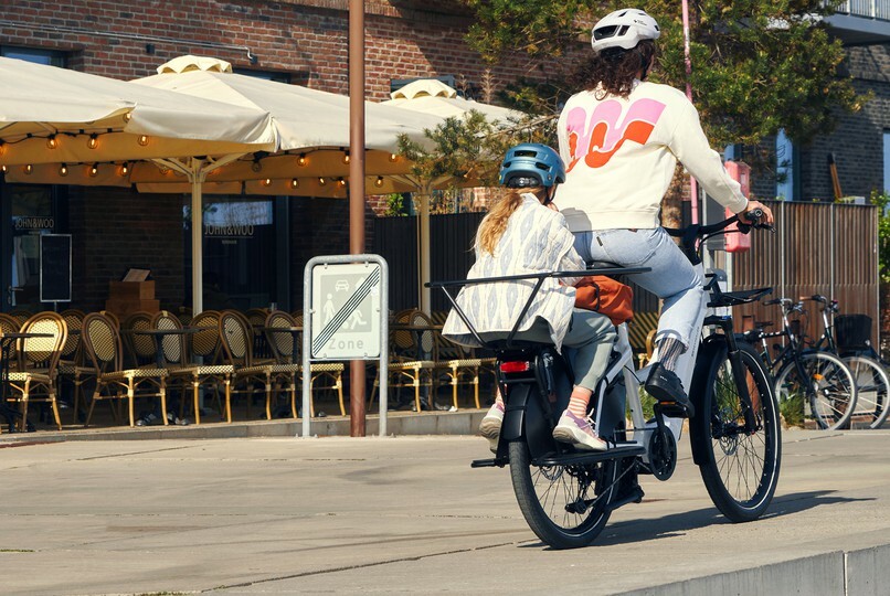 multicharger family cargo bike