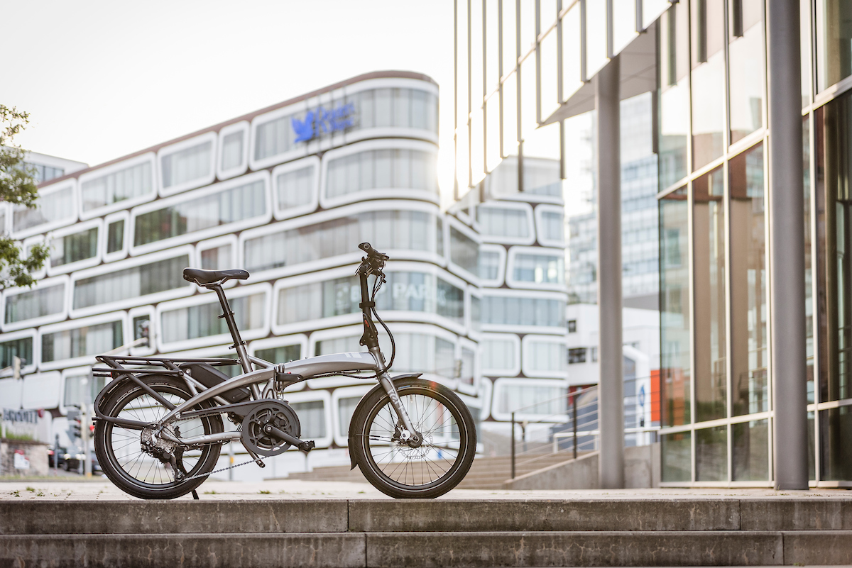 Tern Vektron Q9 ebike in a city