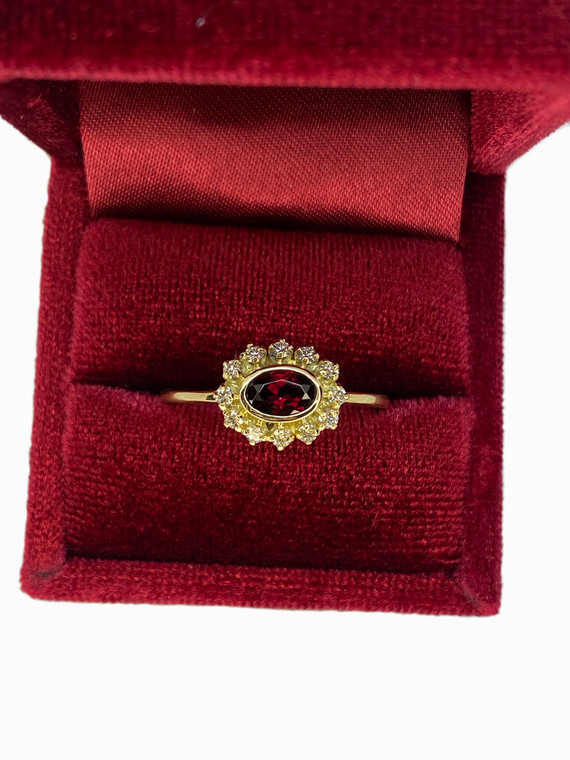 18k Garnet