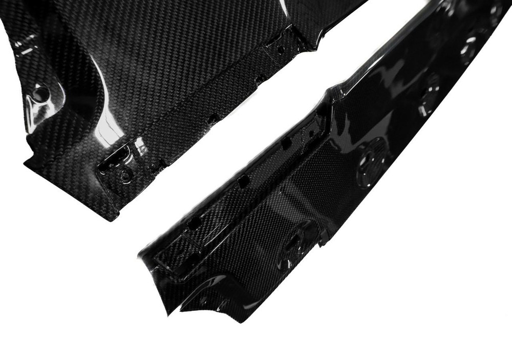  Porsche 992.1 GT3rs side skirts with uprights 