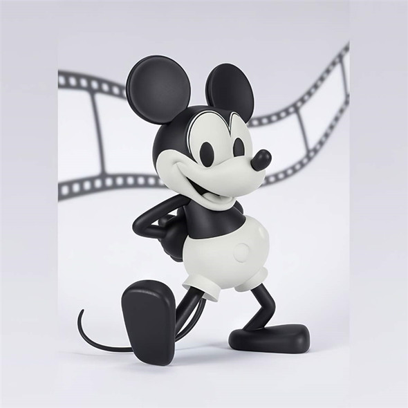 Figuarts Zero Disney Mickey Mouse Modern Version Figurine, 2428090 