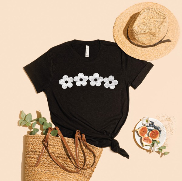 Black Daisy Row Tee - Paisley Pointe Boutique