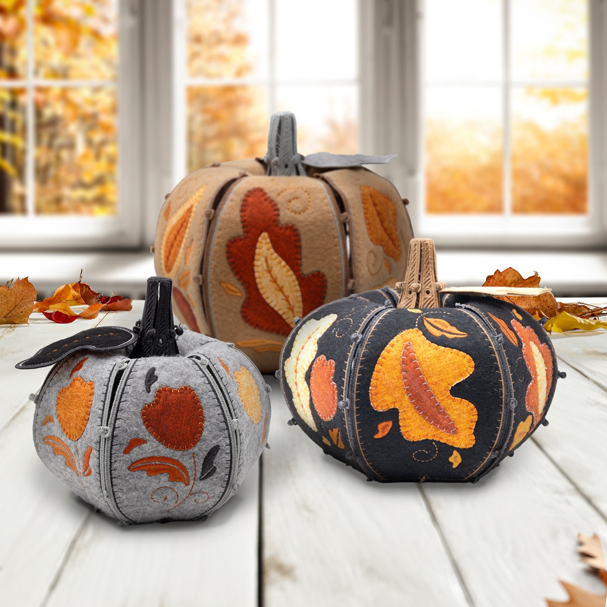 Freestanding Primitive Pumpkins