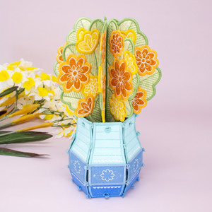 Freestanding Daisy Tabletop Bouquet