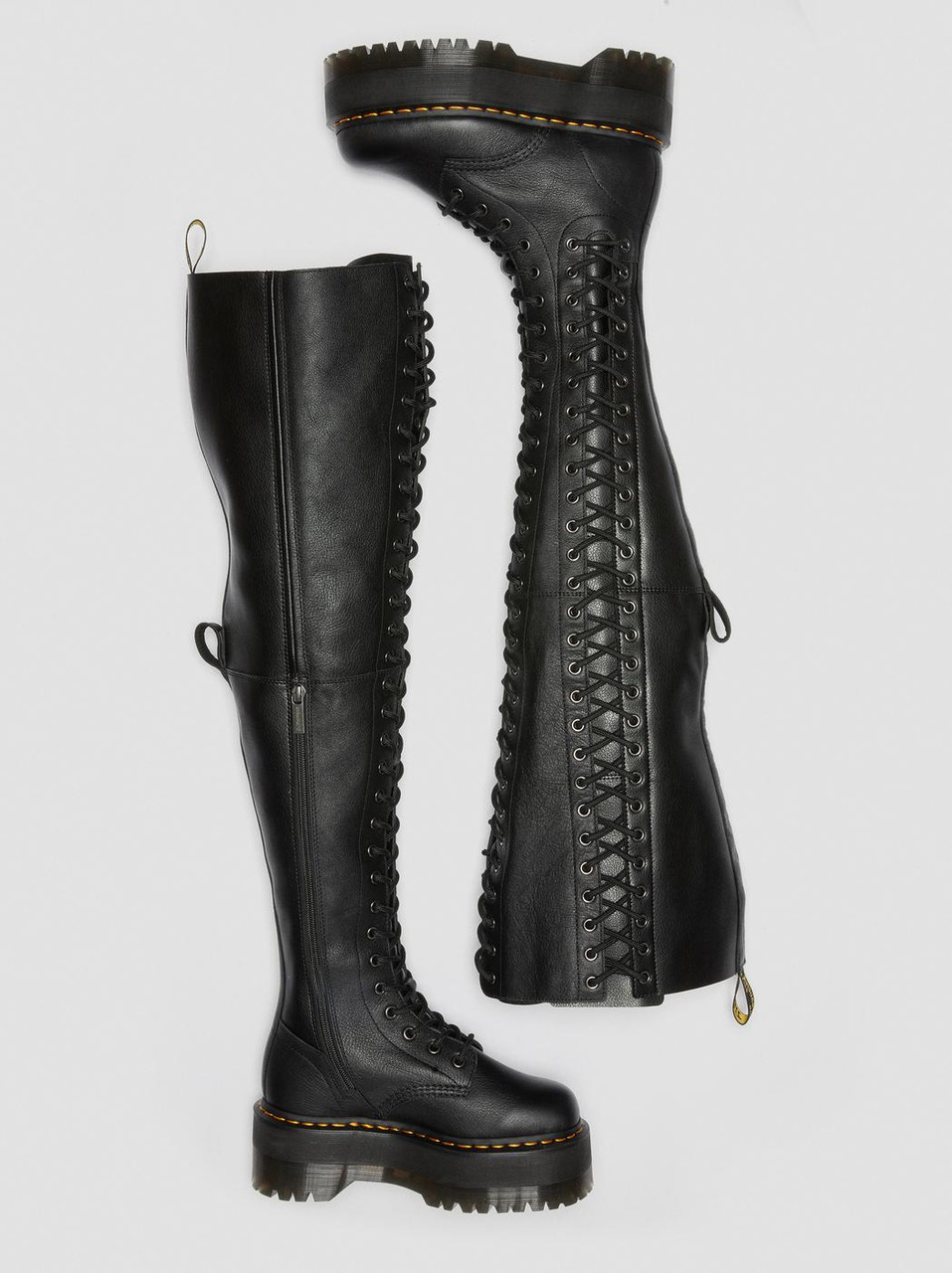 Dr. Martens Azreya Max 26-Eye Black Virginia Leather Platform