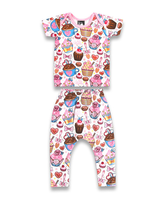 Six Bunnies Cupcakes Baby Pyjama Set
SB-PJM-00004