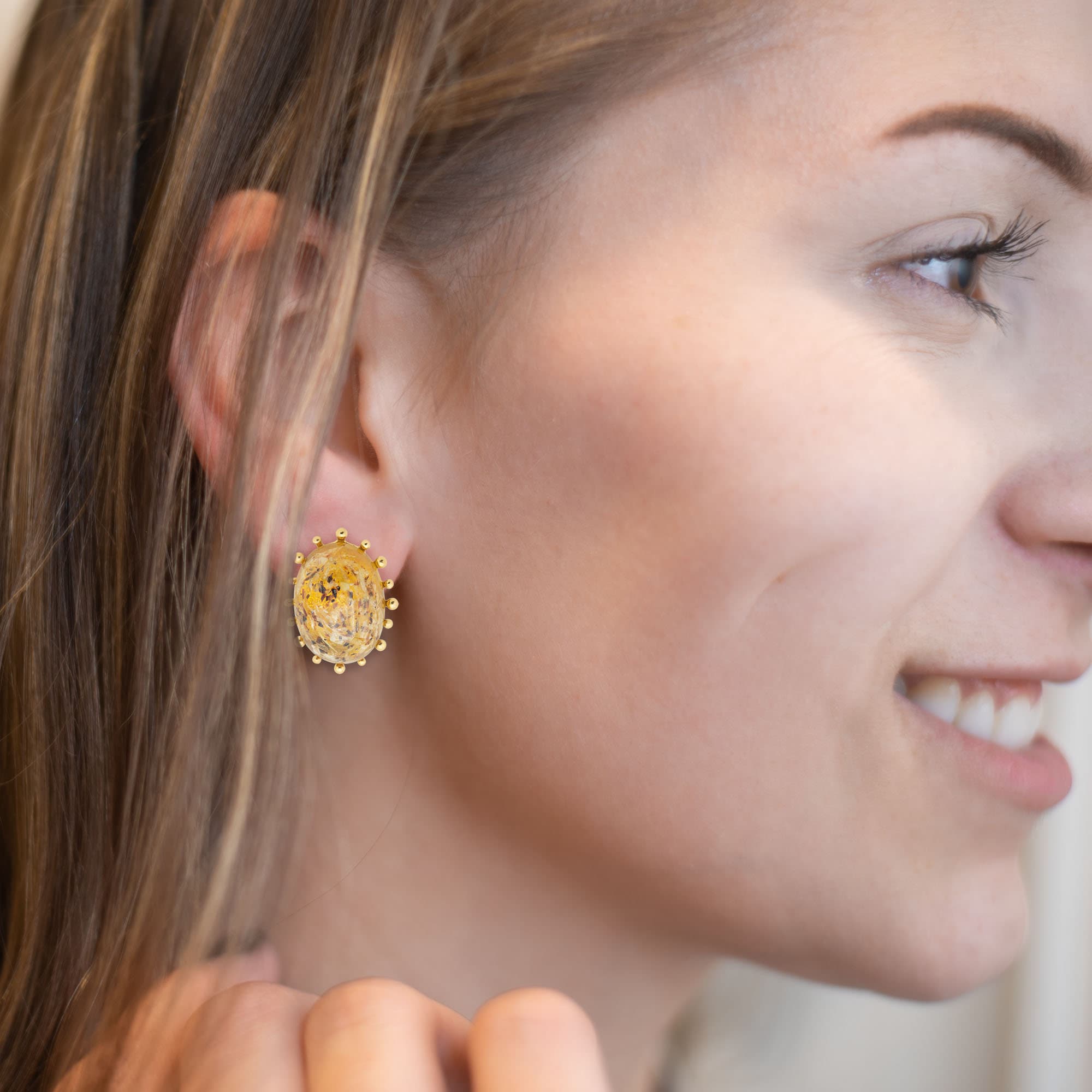 【Oscar de la Renta】 Sculpted clip-onイヤリング Sculpted Metal Clip-On Earrings