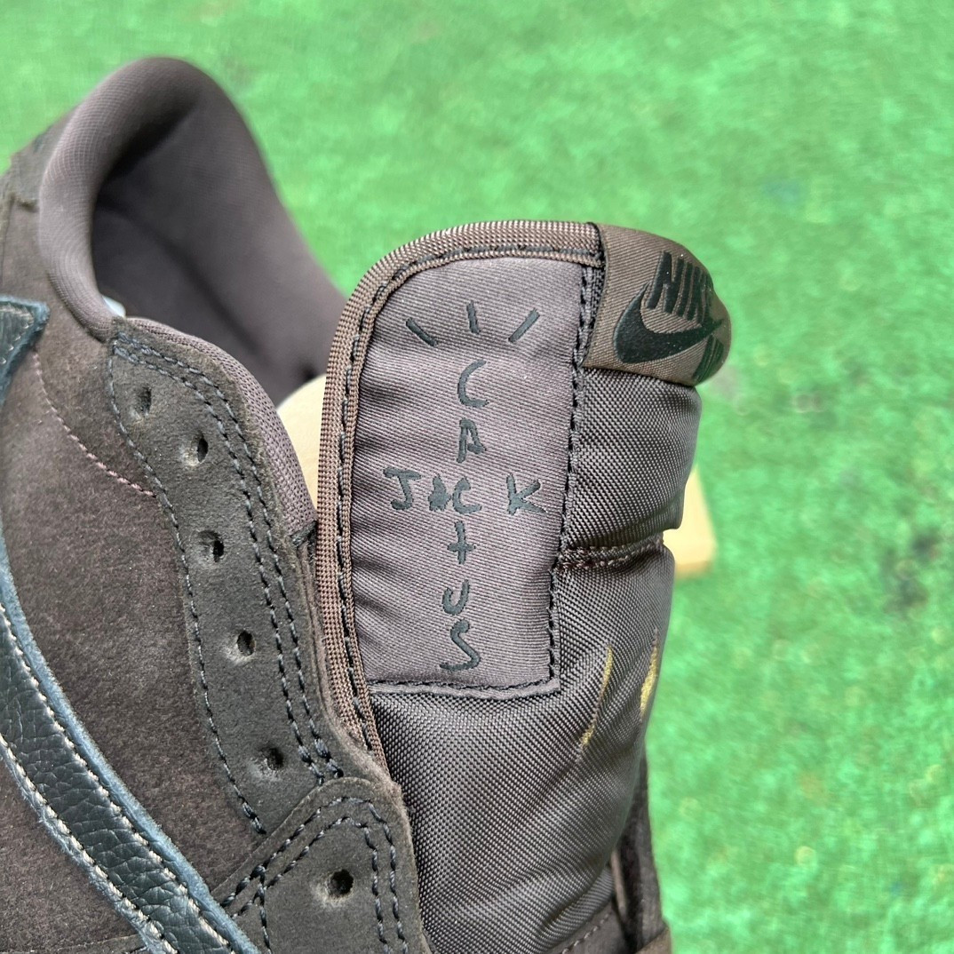 12 Pair - Air Jordan 1 Low OG "Travis Scott - Velvet Brown"
