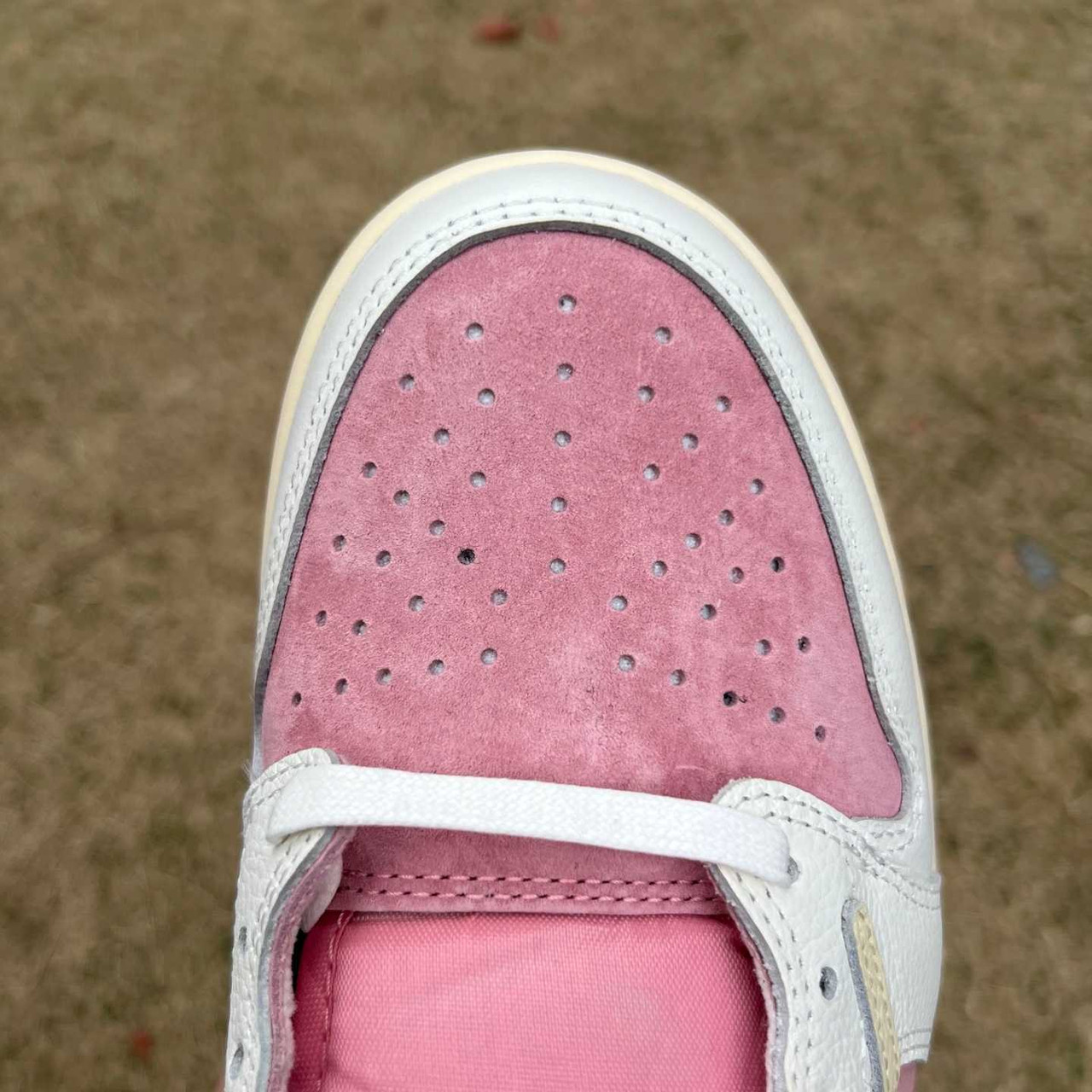 12 Pair - Jordan 1 Retro Low OG SP Travis Scott Shy Pink