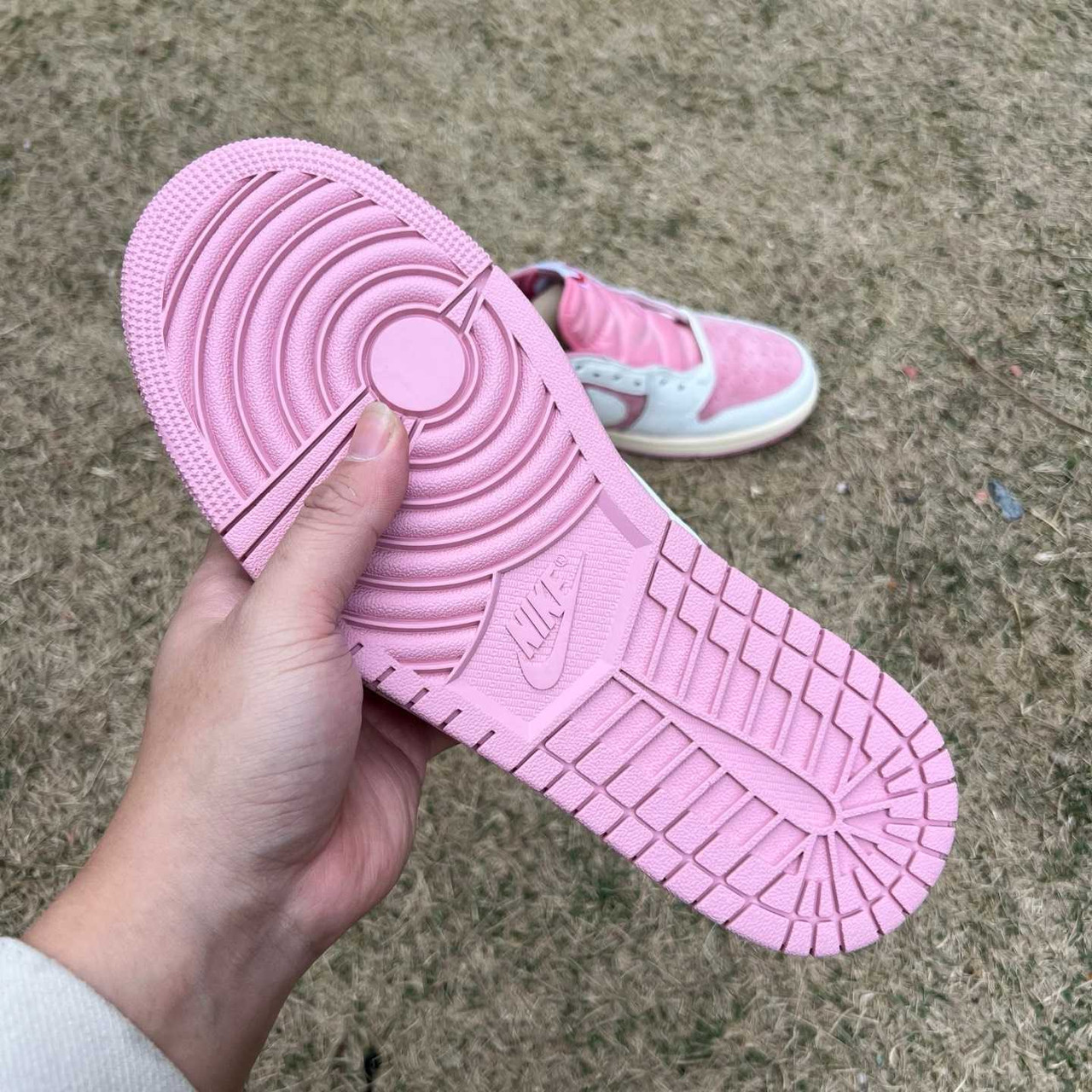 12 Pair - Jordan 1 Retro Low OG SP Travis Scott Shy Pink