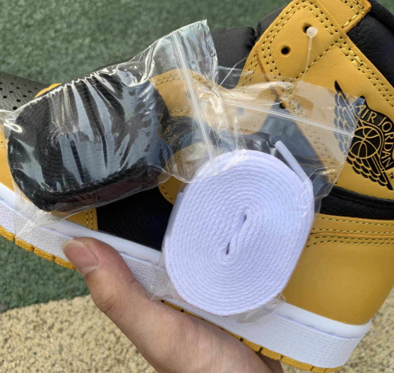 12 Pair -Jordan 1 Retro High Pollen