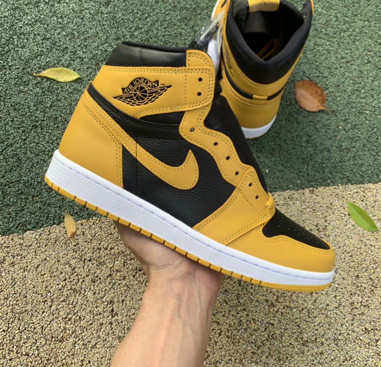 12 Pair -Jordan 1 Retro High Pollen