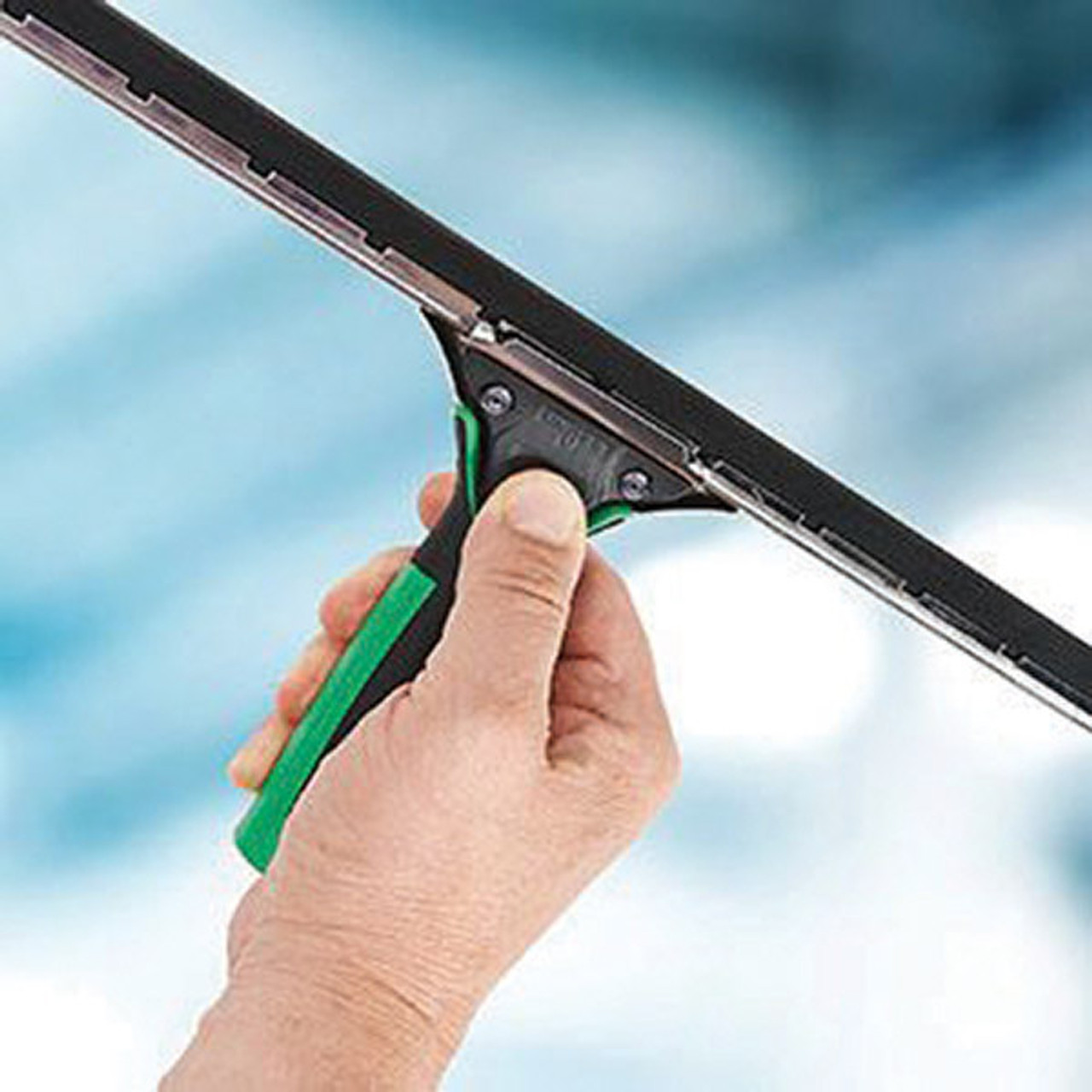 Lightweight and easy to use; the end of the handle won’t scratch window film.