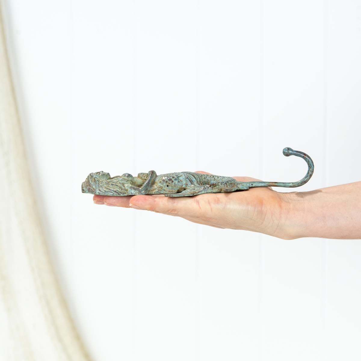 Mermaid Hook with Crown - Aged #0187