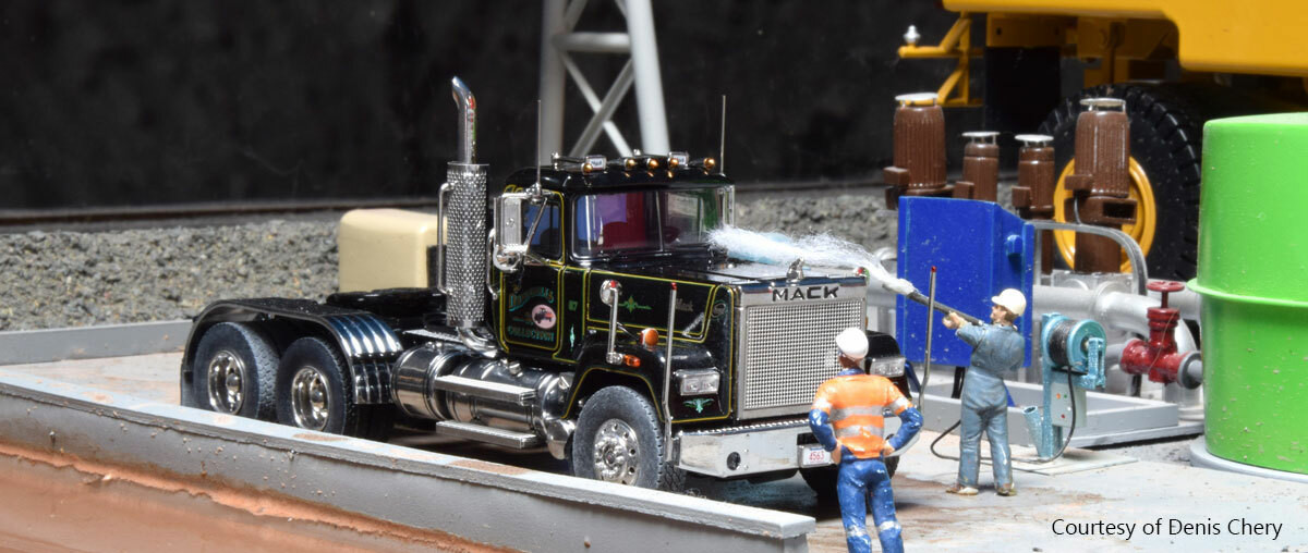 Heavy Haul Replicas Damigella Collection 1986 Mack Superliner