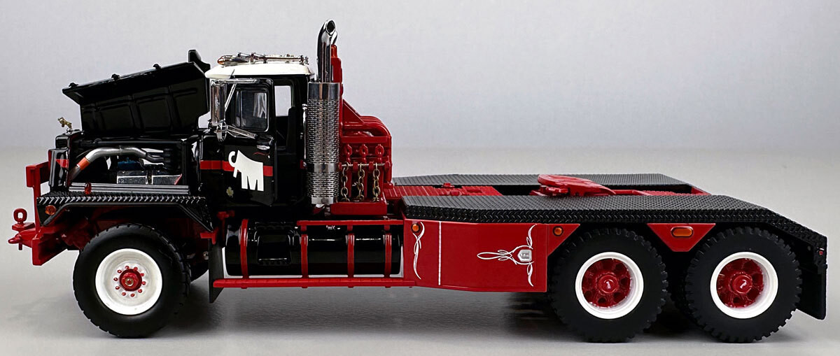 ロボット mack 60-1250A 1/64 Red Mack R Model Cab with Sleeper Bunk - No