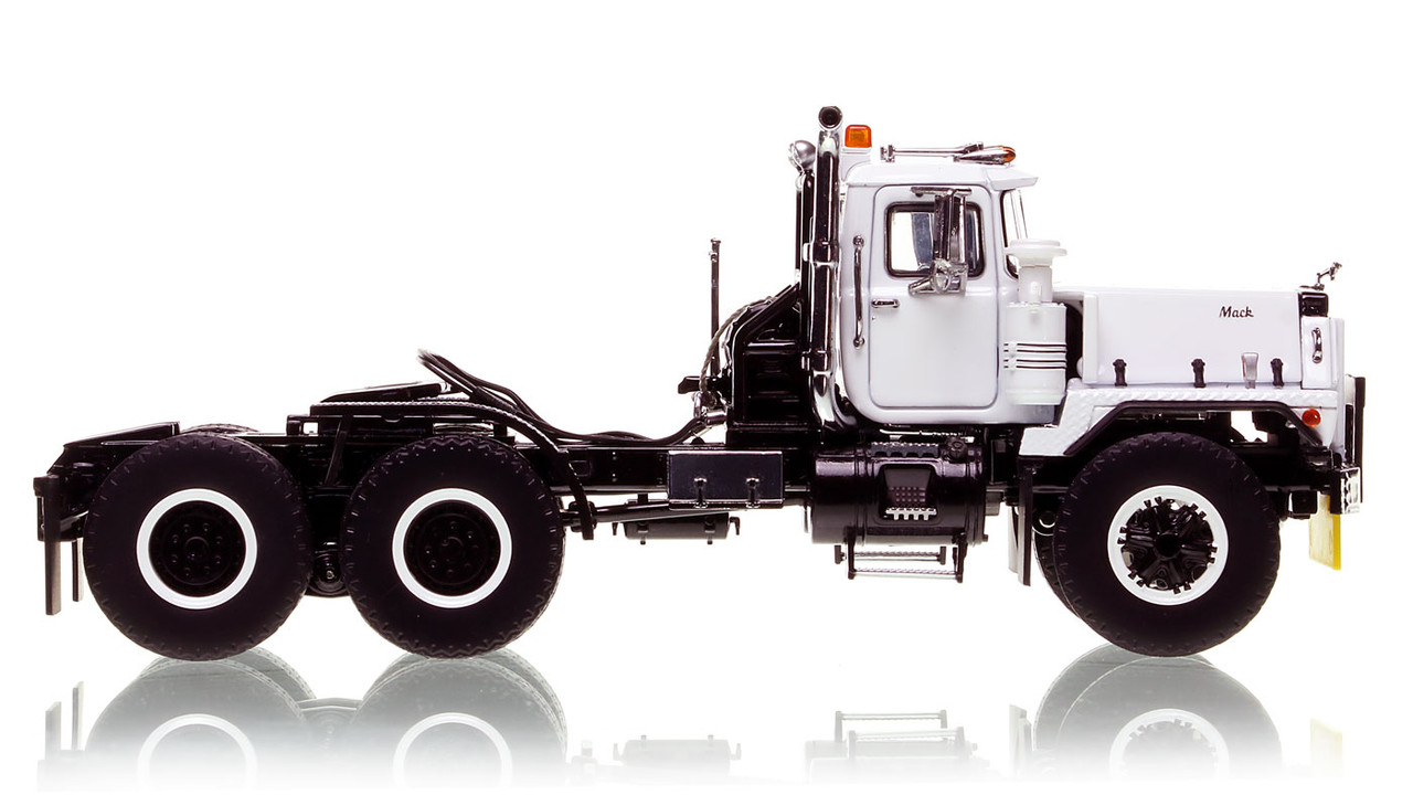 Heavy Haul Replicas Mack RD800 Tandem Axle Tractor - White over Black