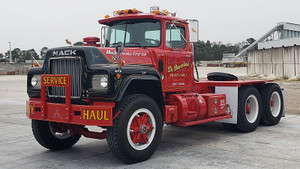 DeBerardinis Heavy Haul 1988 Mack R tandem axle tractorv DeBerardinis Heavy Haul 1988 Mack R tandem axle tractorv