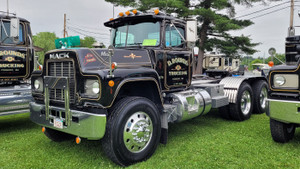 D. Rounds Trucking 1988 Mack R688 tandem axle tractor D. Rounds Trucking 1988 Mack R688 tandem axle tractor