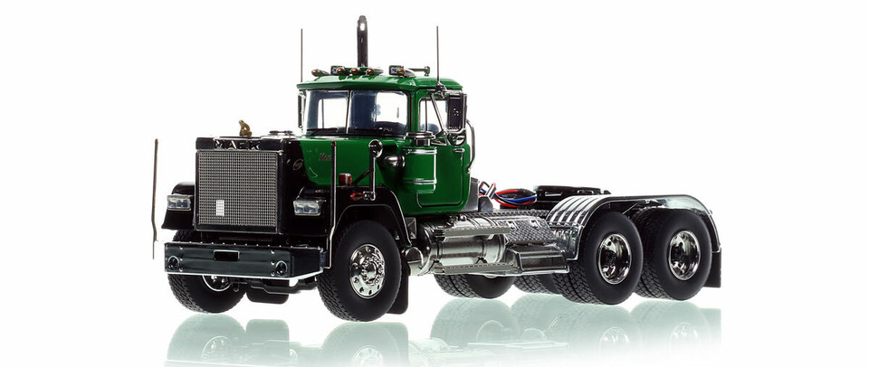 Heavy Haul Replicas Mack Superliner Tandem Axle Tractor - Green