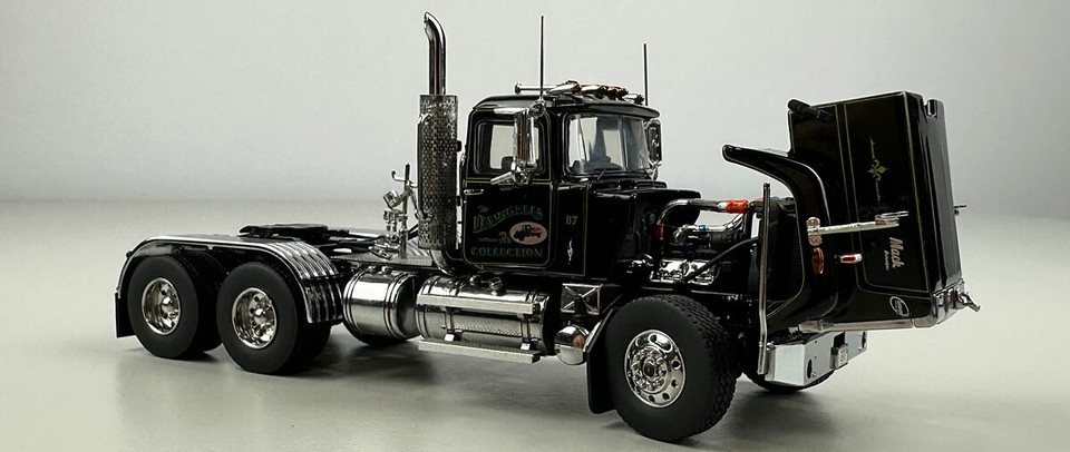 Heavy Haul Replicas Damigella Collection 1986 Mack Superliner