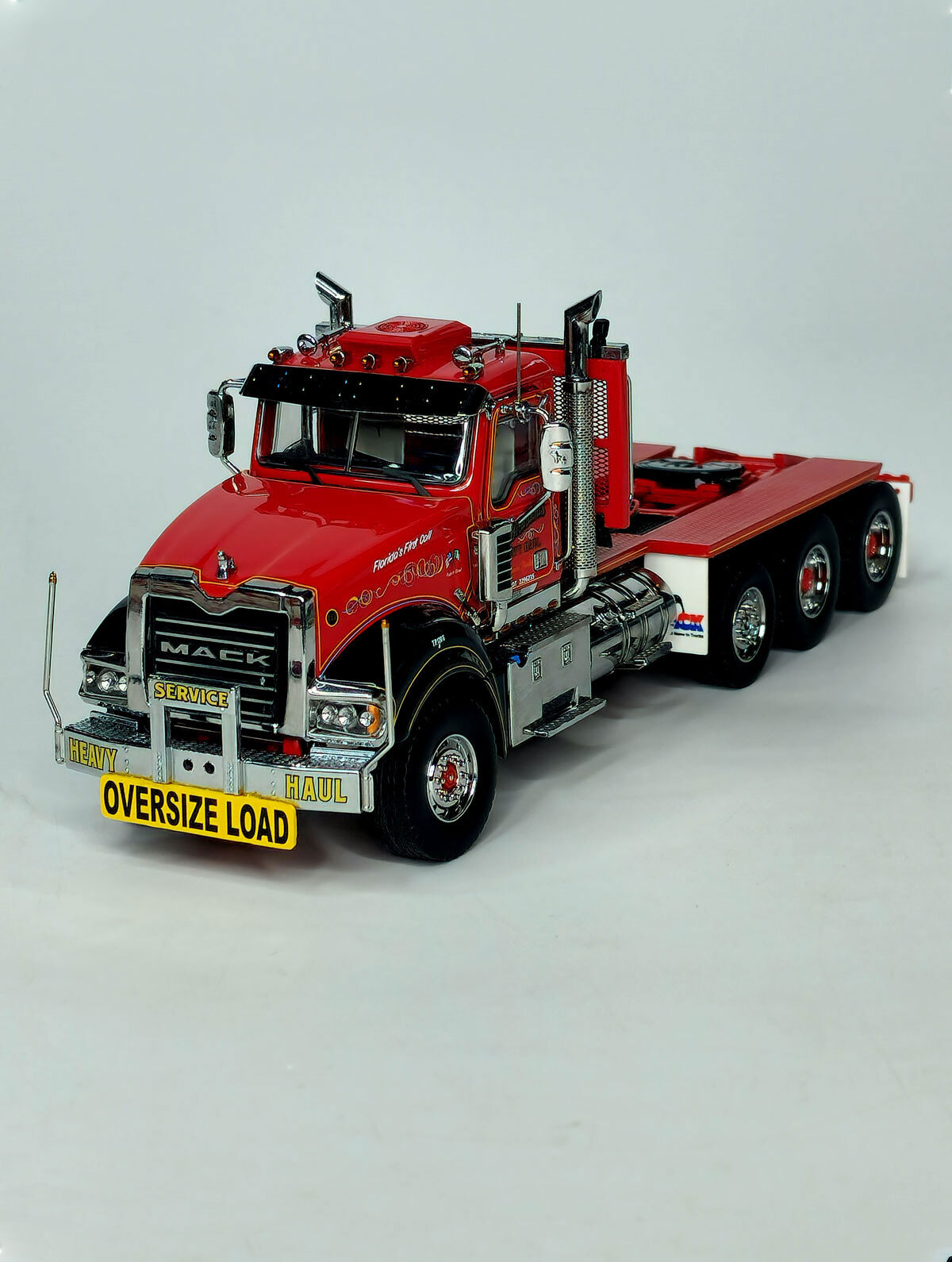Heavy Haul Replicas DeBerardinis Heavy Haul 2011 Mack Titan 117