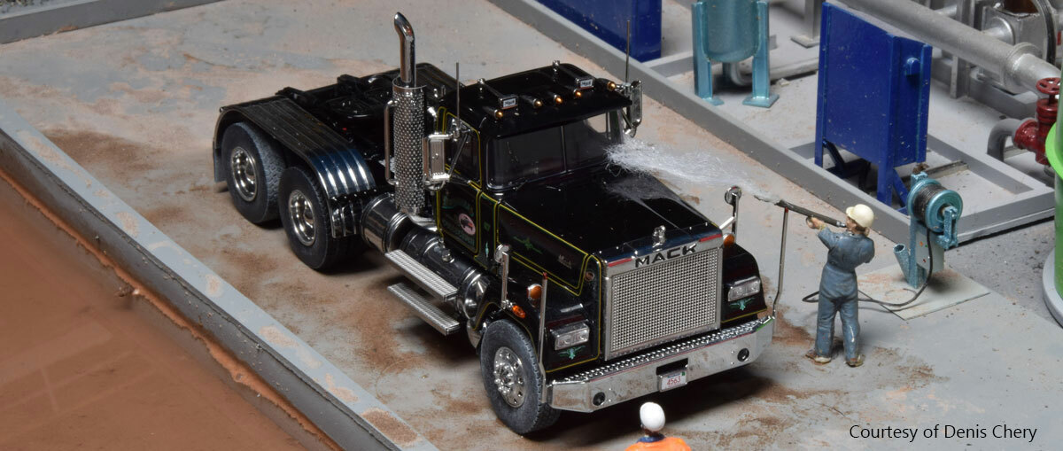 Heavy Haul Replicas Damigella Collection 1986 Mack Superliner