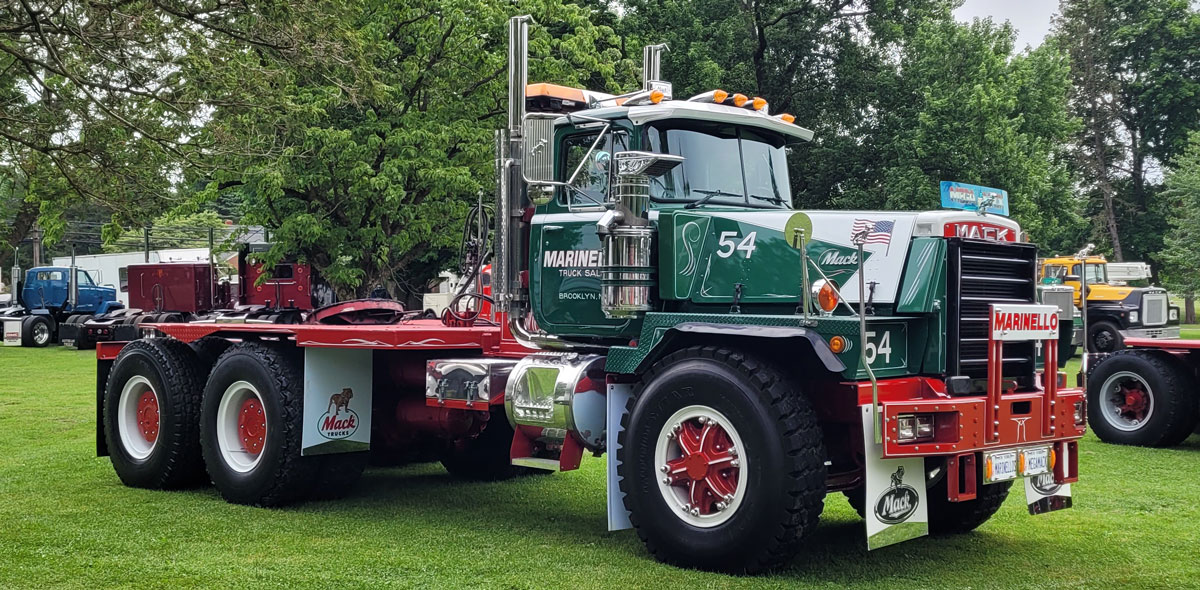 Marinello Truck Sales 1990 Mack RD800 - Mega Mack